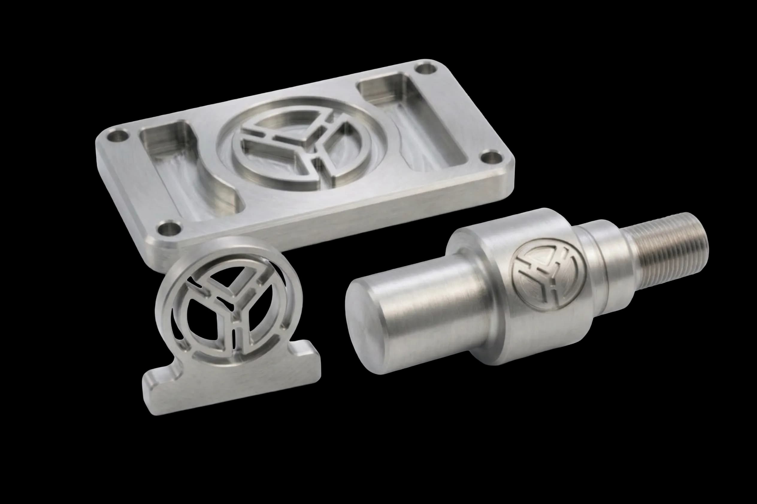 Material acero 1045 en bruto y componentes maquinados para manufactura industrial